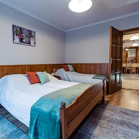 Estike Apartman Gyula Εξωτερικό φωτογραφία