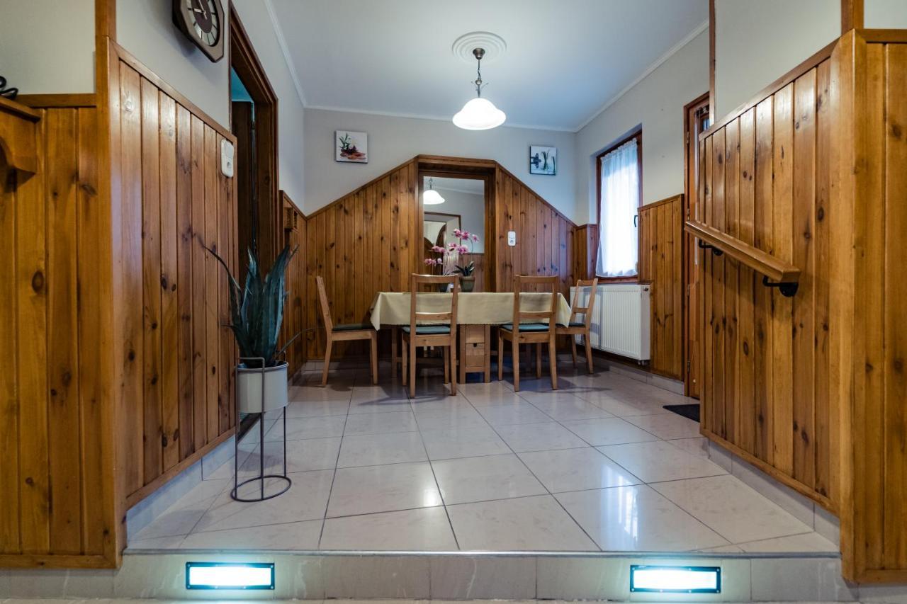 Estike Apartman Gyula Εξωτερικό φωτογραφία