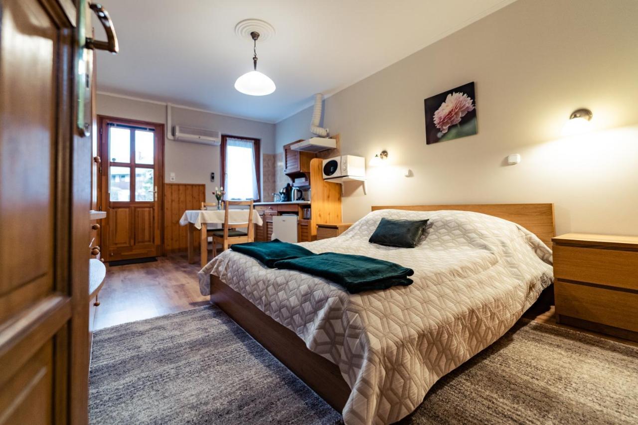 Estike Apartman Gyula Εξωτερικό φωτογραφία
