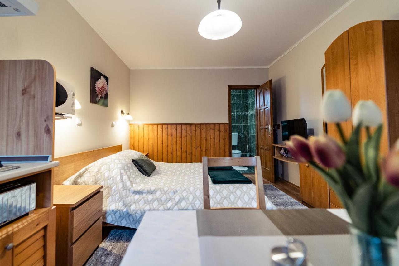 Estike Apartman Gyula Εξωτερικό φωτογραφία