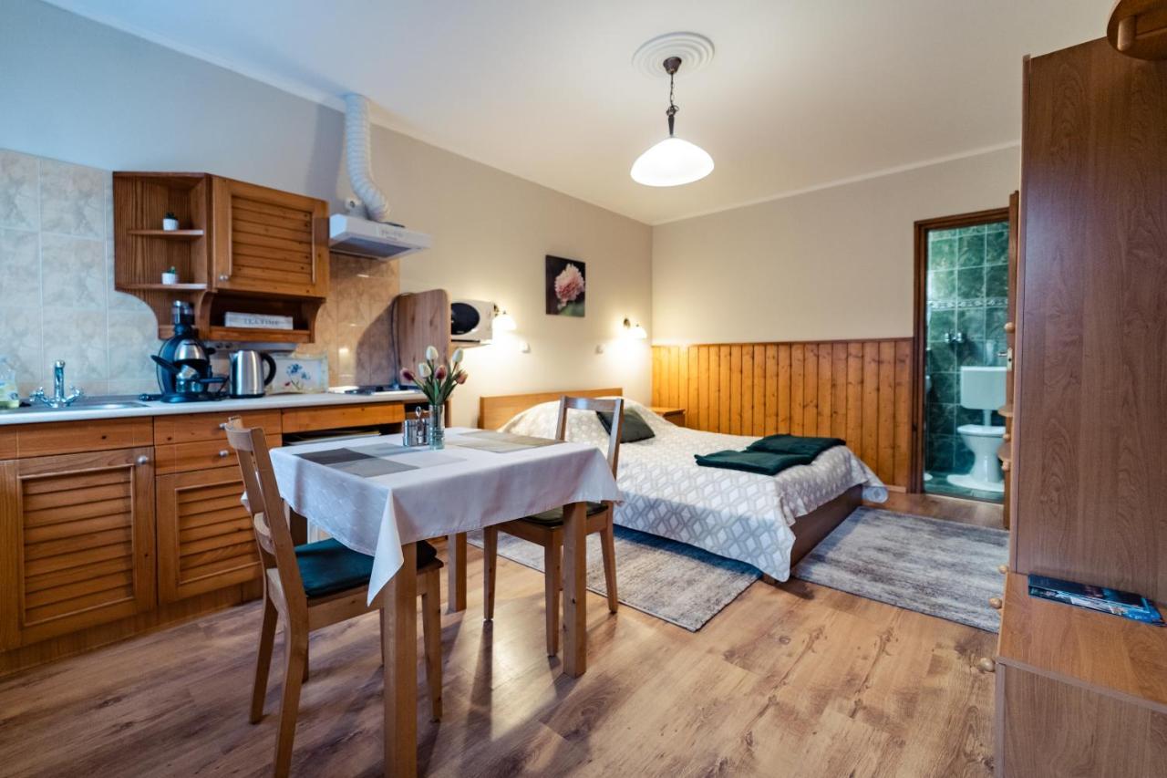 Estike Apartman Gyula Εξωτερικό φωτογραφία